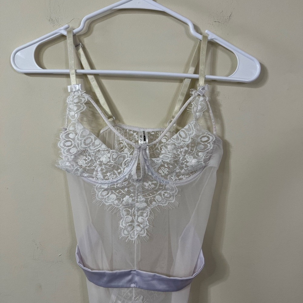 Fashion Nova White Lace See Through Corset Lingerie Bodysuit - Picture 2 of 11